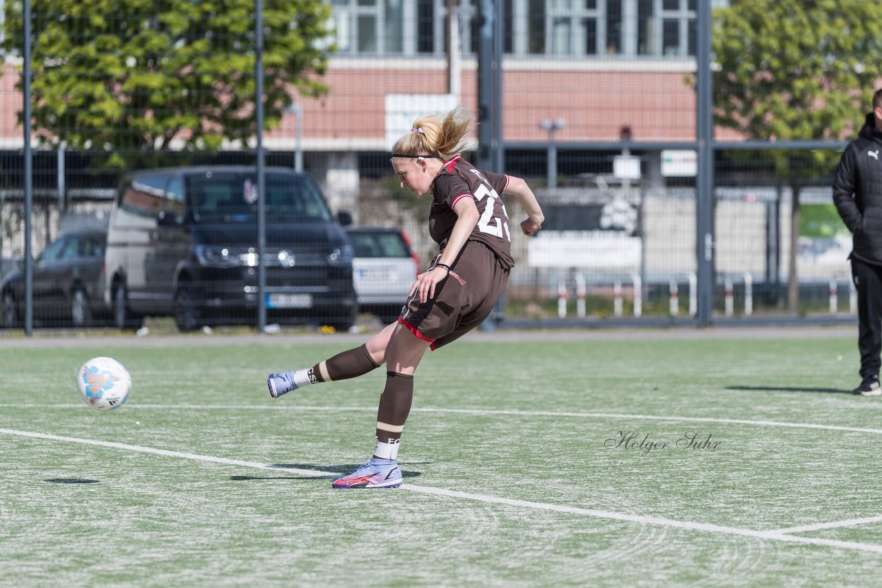 Bild 108 - wBJ St. Pauli - Walddoerfer : Ergebnis: 1:11